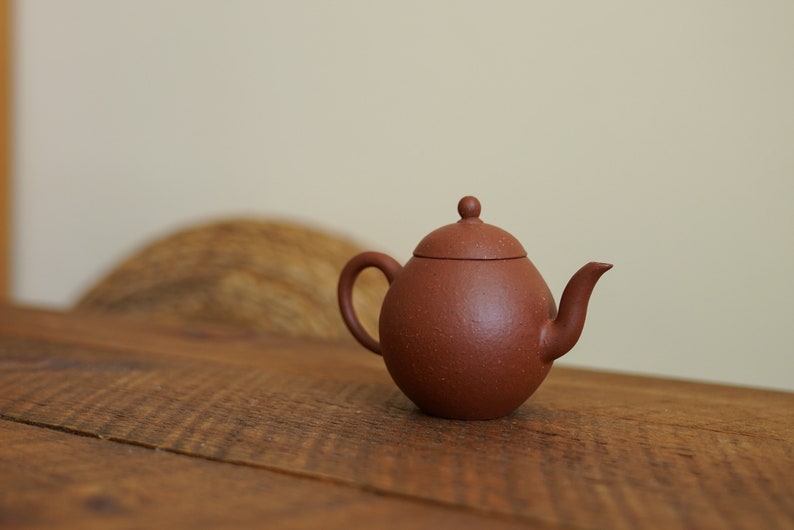 Kong Mountain Tea Gu Ti Dragon Egg Teapot