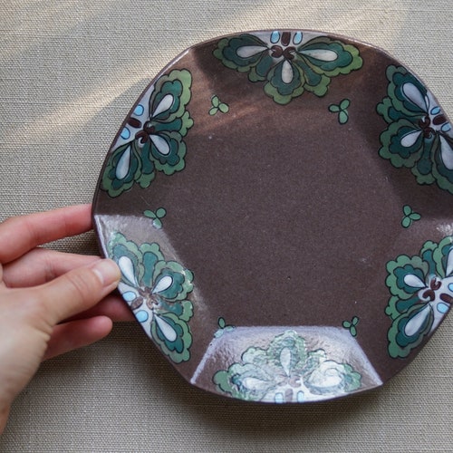 Hand-Painted shops Brown Petal Shaped Tea Tray