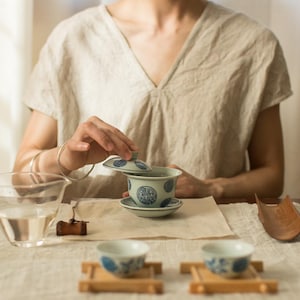 Qing Hua Porcelain Longevity Hand-painted Gaiwan
