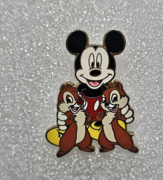 Disney Pin 45838 Booster Mickey Mouse Friends Chip