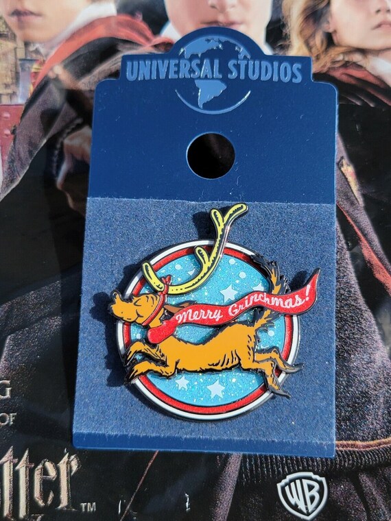 Merry Grinchmas Dr Seuss Pin Universal Studios Dog Re… Gem
