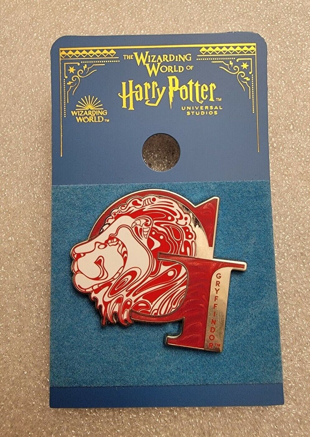 Harry Potter Fan Club Pin Seeking Shops of The Wizarding World Enamel 6 Pin  Set