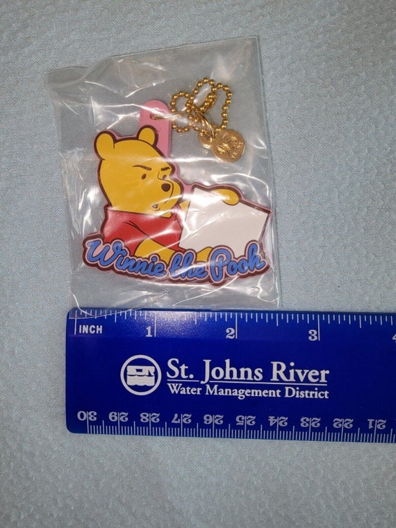 Winnie the pooh shop rubber keychain