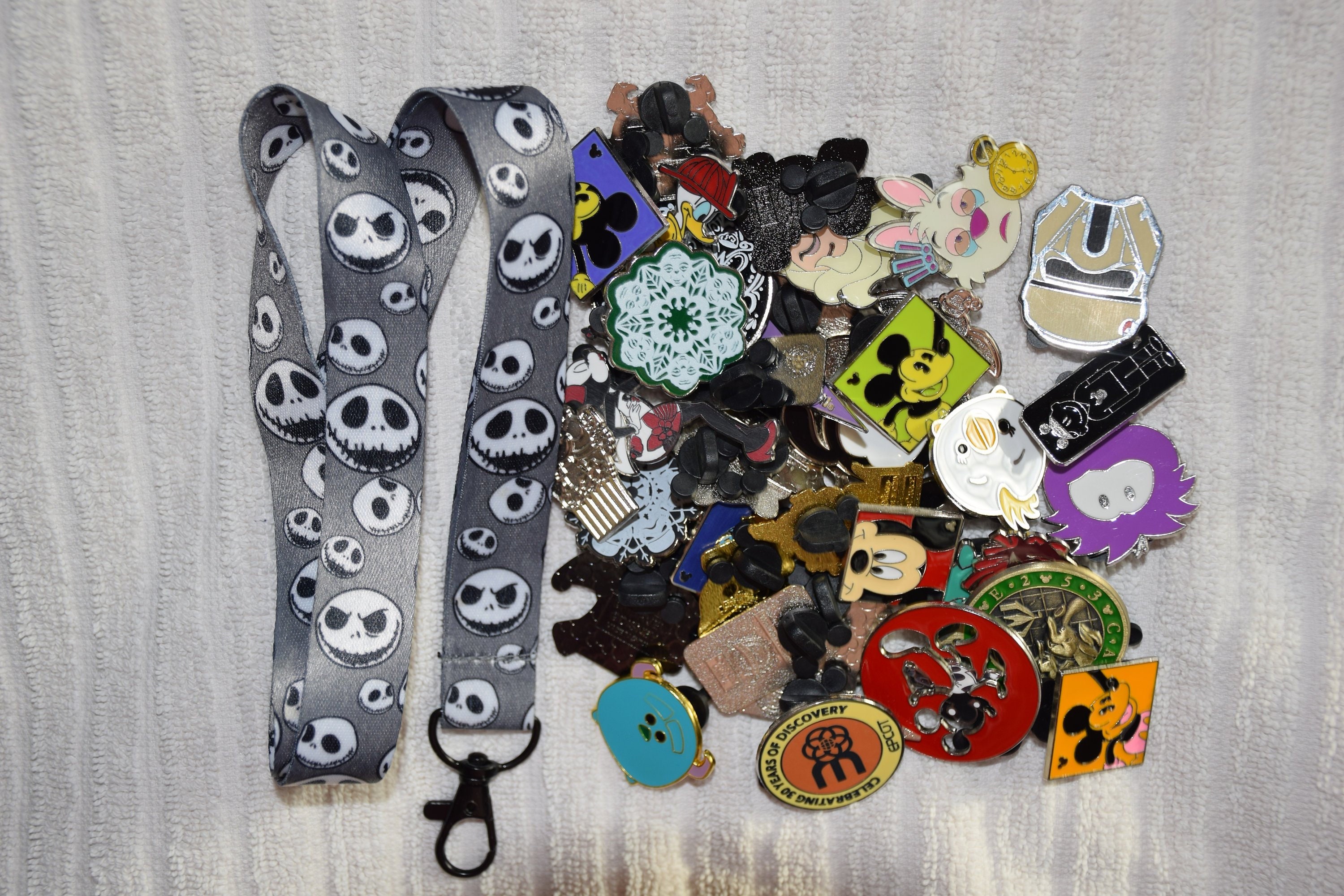 U PICK BOY OR GIRL Lot of 10 Disney Trading Pins FREE LANYARD US SELLER U PICK BOY OR GIRL Lot of 10 Disney Trading Pins FREE LANYARD US SELLER
