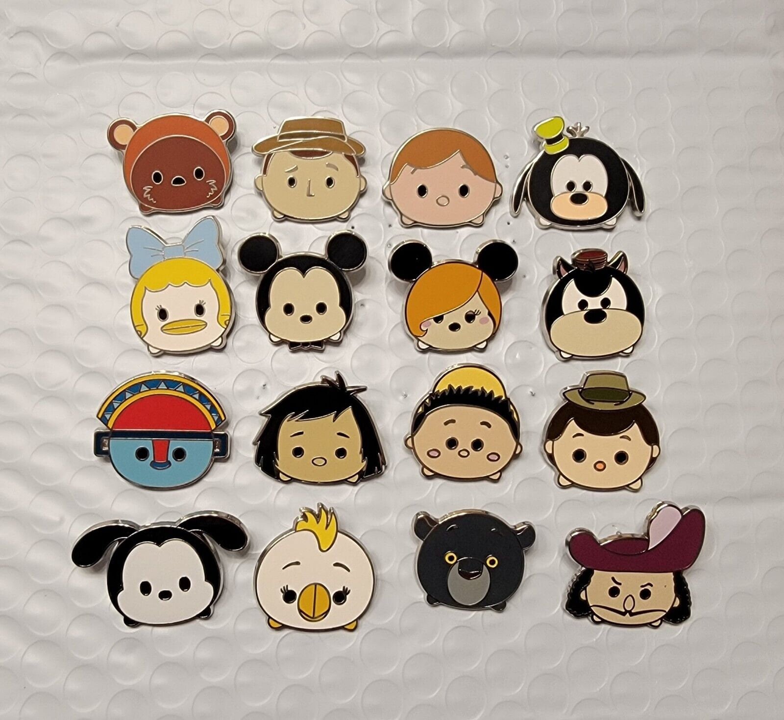 Disney Pin Lot 16 Piece Tsum Tsum Mystery as Pictured - Etsy Sweden