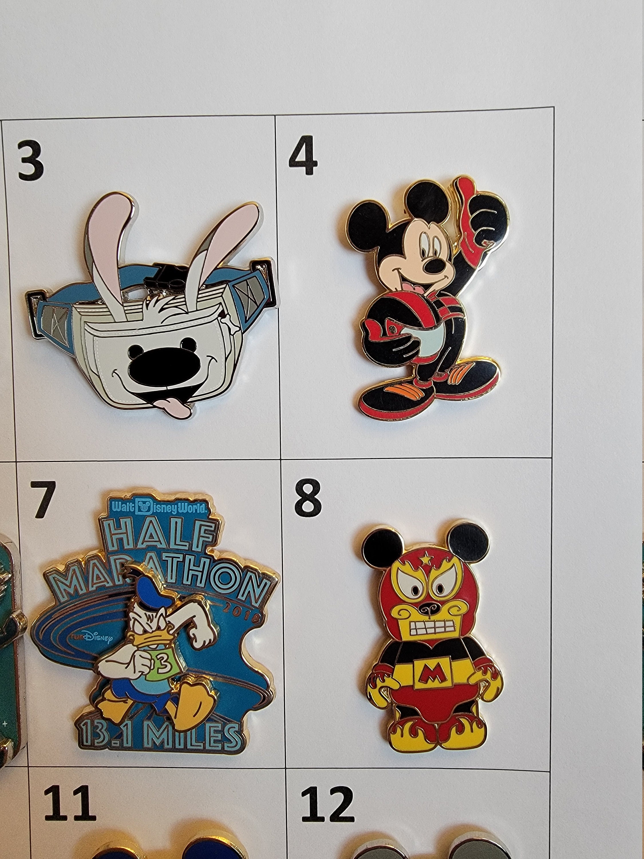Disney Trading Pin 6822 WDW - Wanna Trade Pin Series (Mickey & Pluto with a Pin  Book)