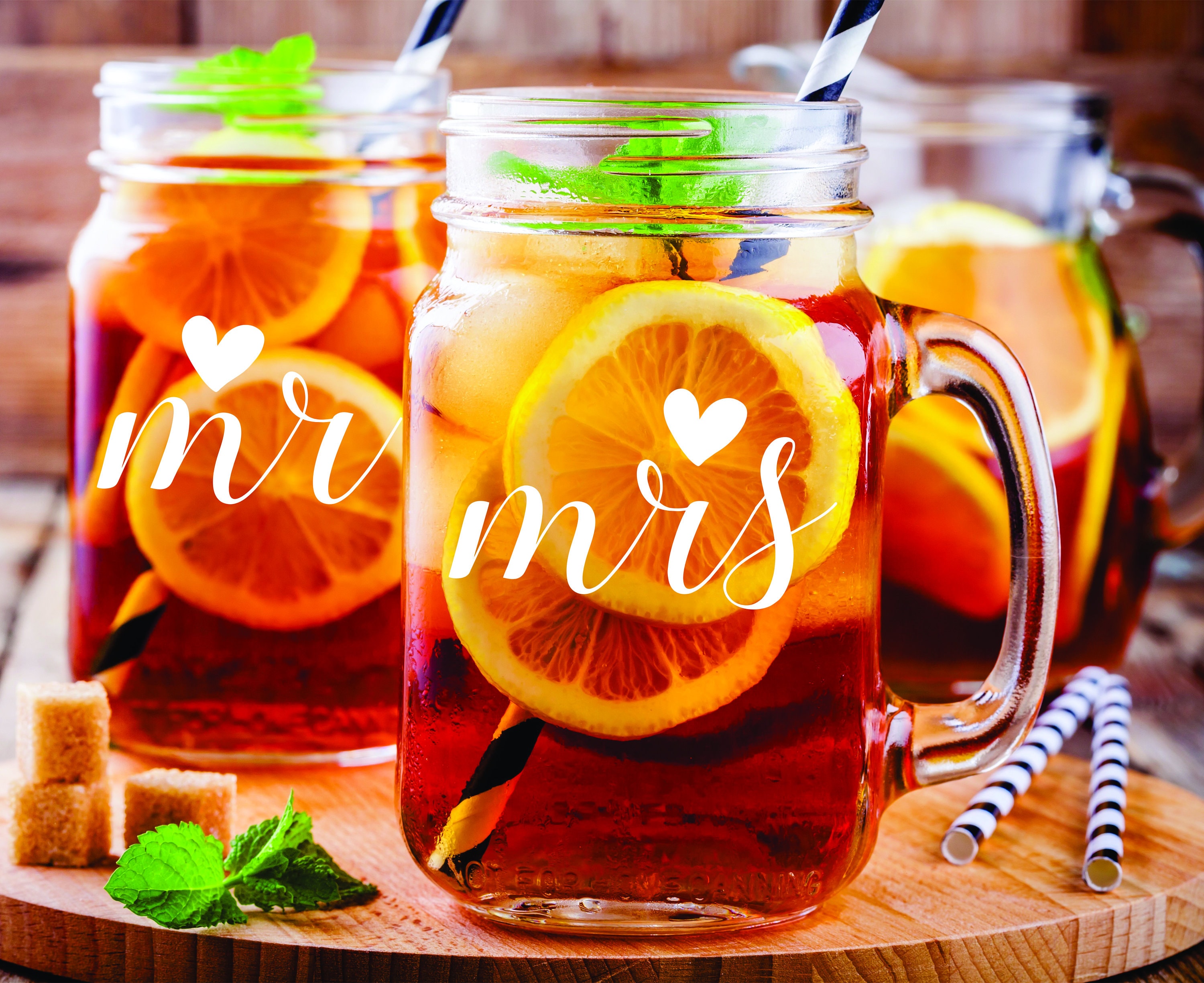 Personalizado Mr y Sra. Mason Jar Glass con mango, Personalizado 2 pc Set Mason Jar Drinking Glass Gift, Mason Jar regalo, Tarro mason personalizado
