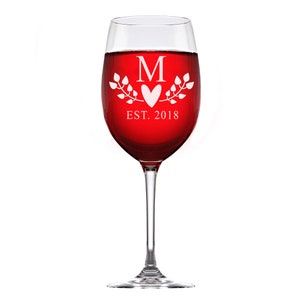 Engraved Heart Wreath Monogram Wine Glass, Custom Wine Glass,Monogram Design Wine glass,Personalized wine glass Gift,Engraved Wine Glass