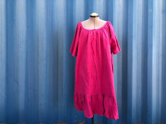 PLUS SIZE- 1980’s bright pink house dress