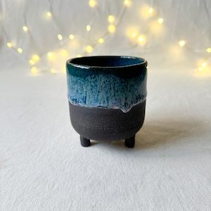 Tripod planter, planter with legs, mini planter, ceramic planter with drainage, ceramic planter, flower pot, three legged planter, succulent