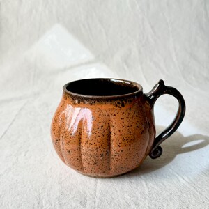 Tazza di zucca, tazza di Halloween, tazza fatta a mano, tazza da caffè, tazza da caffè, regalo del Ringraziamento, tazza accogliente