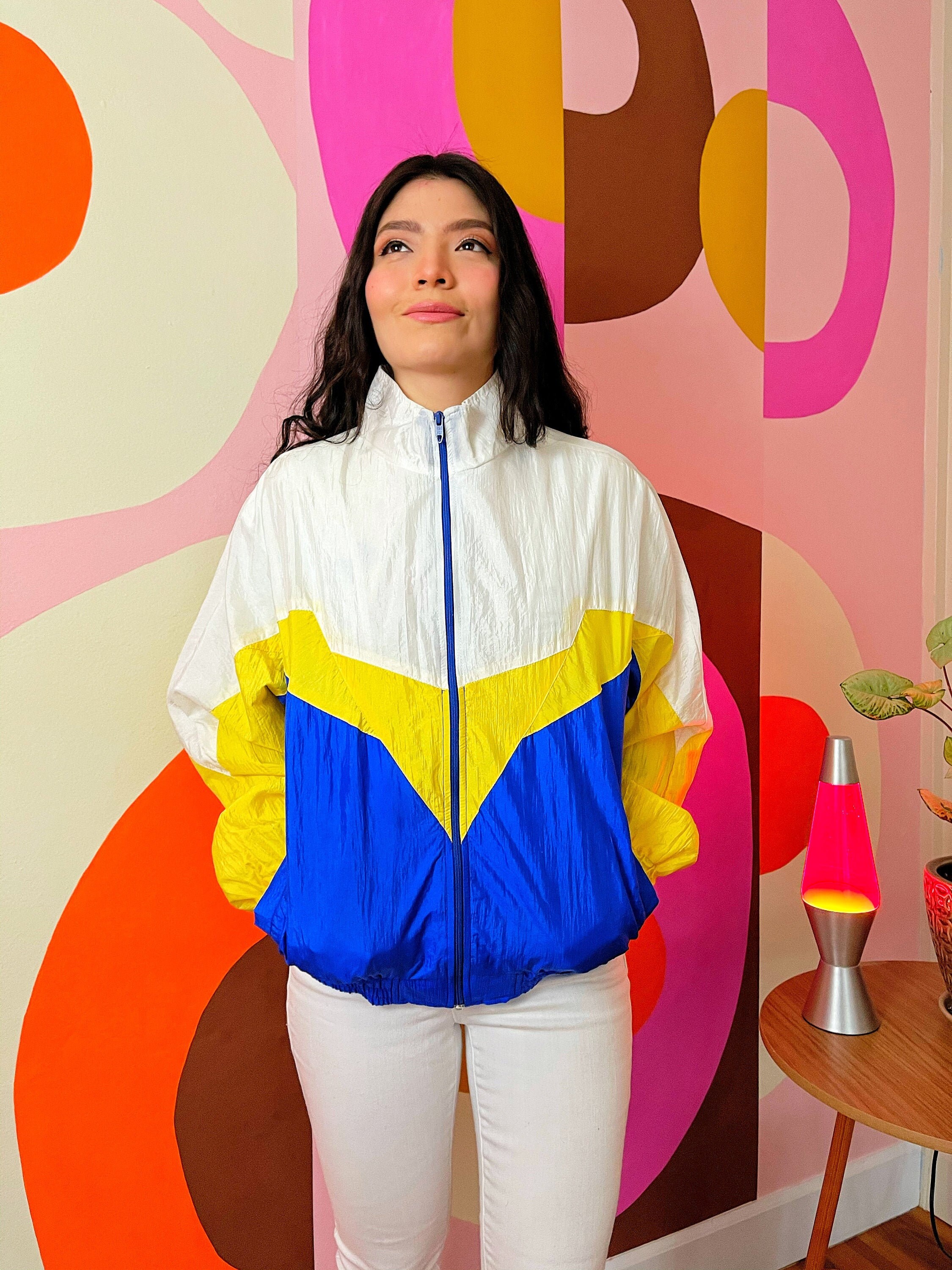 how to wear oversized windbreaker