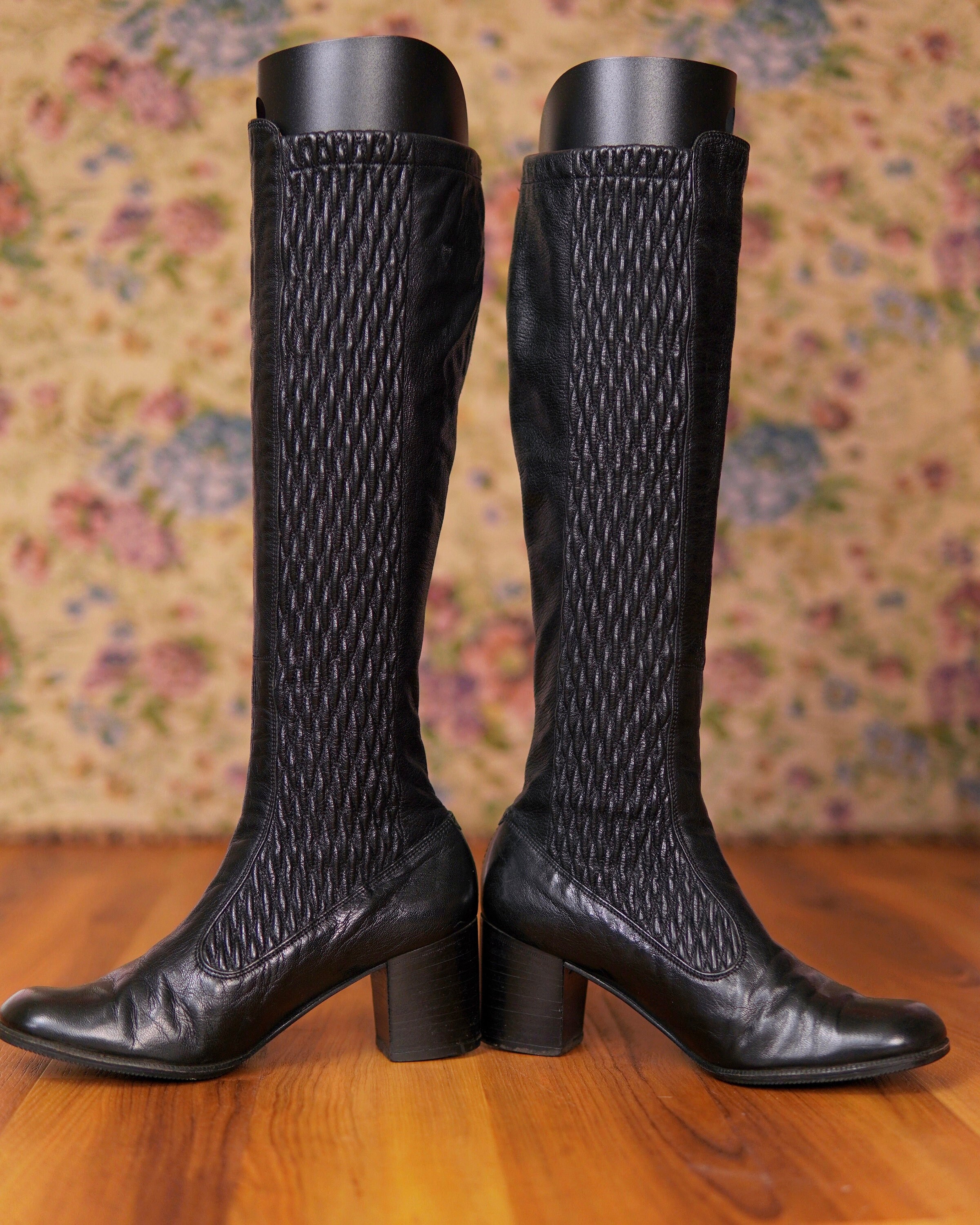 2 / 2.5 Girls - Vintage 1970s Winter Classic Knee High Boots - 60s 70s Mod - Low Square Heel - Slim Fit Tall Boots - Costume