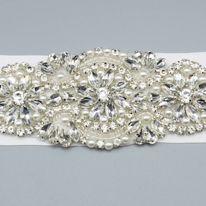Megan Gürtel | Hochzeitsgürtel | Hochzeitsschärpe | Brautgürtel | Brautschärpe | Perlen | Silber | | Kristall | off white