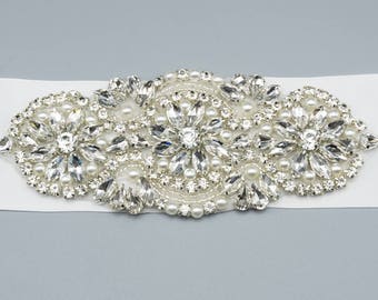 Megan belt | Wedding belt | wedding sash | bridal belt | bridal sash | beads | silver | ribbon | crystal | off white