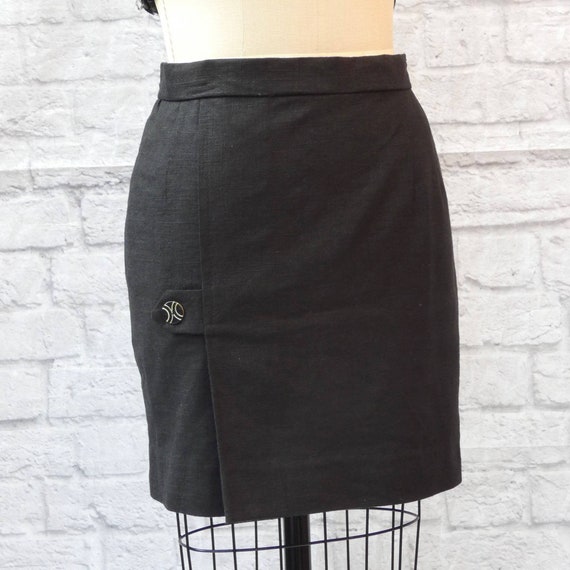 Classic Pencil Skirt in Crisp Black Linen. Above Knee. Pleated Kick Pleat With Front Tab and Vintage Button. Black Lining. Zipper Closure. Etsy Canada