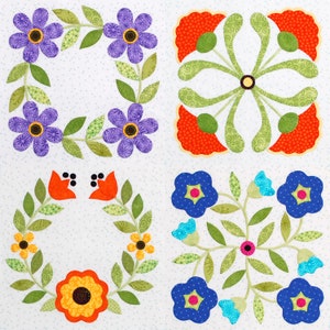 Puede incluir: Cuatro diseños florales diferentes en estilo patchwork. Los diseños presentan flores moradas, azules, naranjas y amarillas con hojas verdes sobre un fondo blanco.