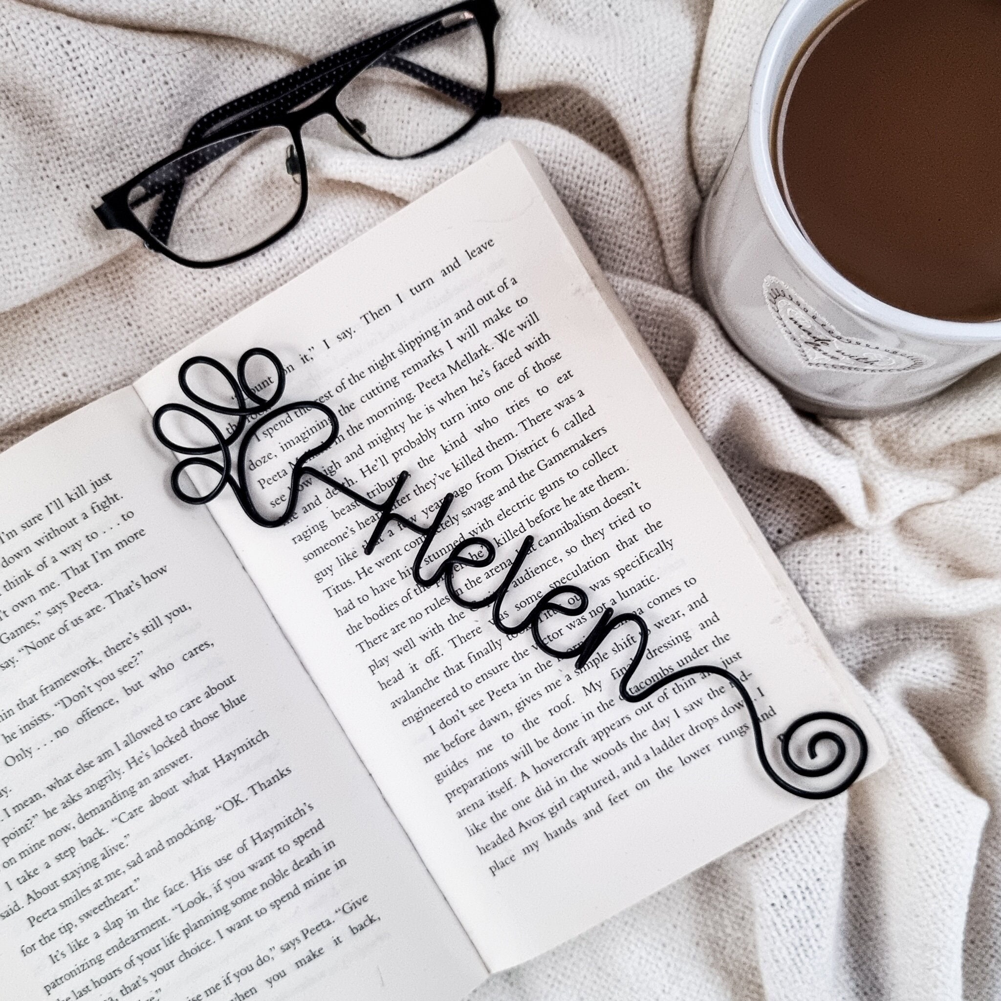 Paw Print Name Bookmark - Wire Custom Bookmark - Paw Bookmark Gift - Planner Marker - Back to School Gift - Teacher Gift - Book Lovers Gift