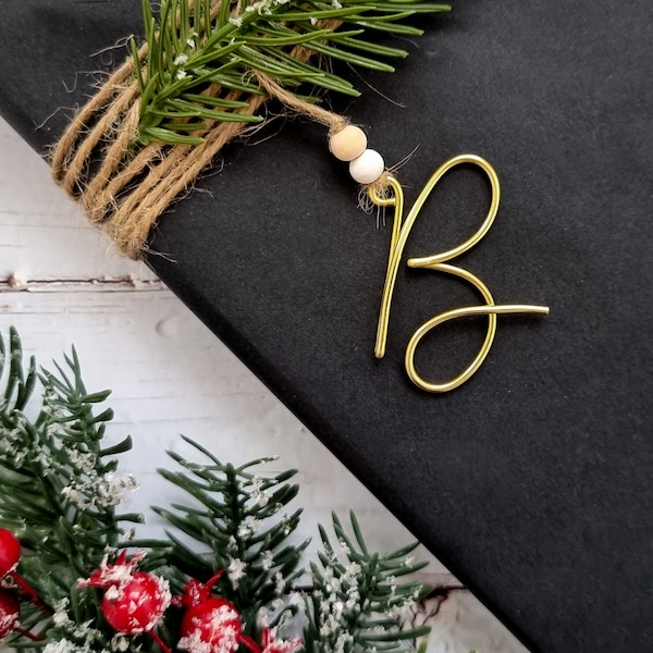 Personalised Initial Gift Tag - Wire Initial Gift Tag - Luxury Place Name Tag - Gift Wrapping - Place Name Decor - Tree Decoration Ornament