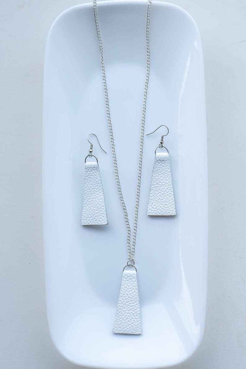 White Leather Jewelry Set