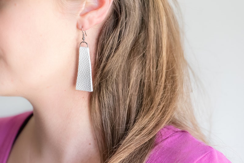 White Leather Jewelry Set