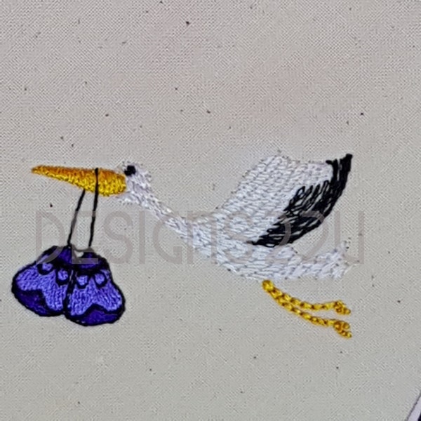 Cigogne portant des bottes de bébé pour la famille, un motif de broderie machine numérisé pour des bottes en caoutchouc/chaussures/bottes pour la famille