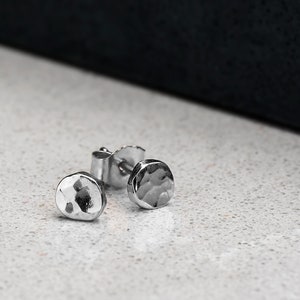 Hammer Finished Studs in White Gold