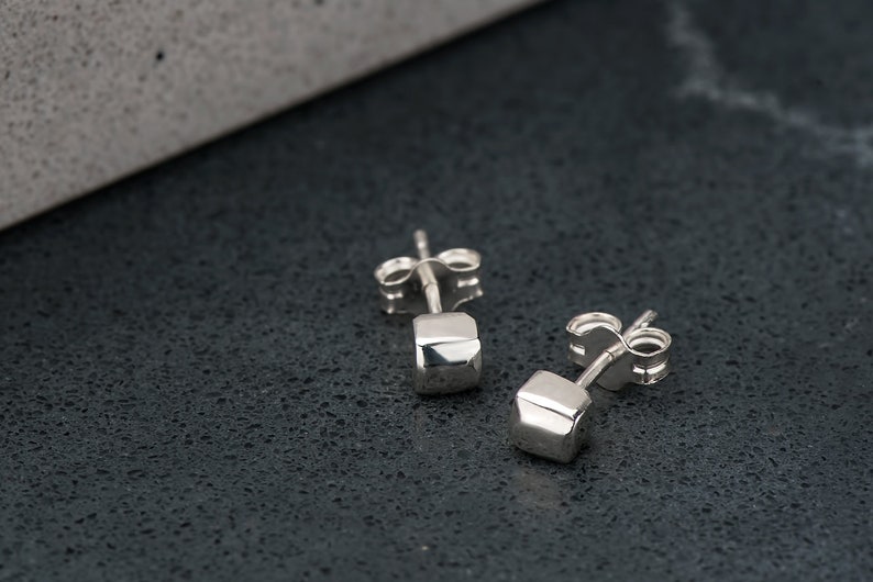 Tetragonal Studs in White Gold