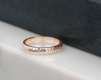 Cross Hatched Ring in Rose Gold