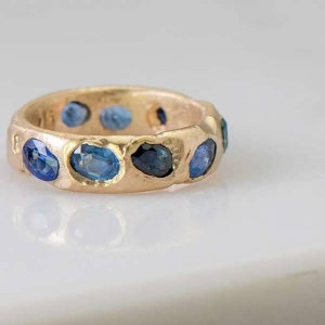 Blue Sapphire Kimberlite Ring in Yellow Gold