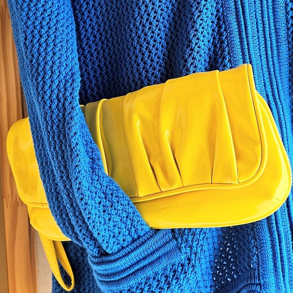 Vintage Yellow Vinyl Purse, 80s Clutch Bag, Retro Fashion, Rare Find Pocketbook, Lightweight Bright Yellow Wristlet Envelope Bag