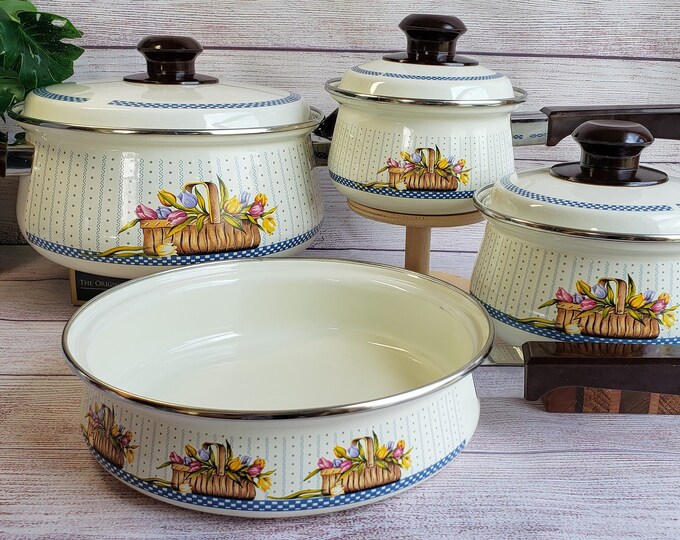 7 Piece Vintage Enamel Cookware With Lids,, White Enameled Great Condition Retro Pots & Pans