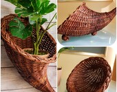 Vintage Wicker Cornucopia Basket Rustic Natural Bohemian Boho Decor, Wicker Wall Pocket, Wicker Planter, Wicker Horn, Vintage Wicker Scape