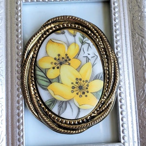 Vintage Yellow Flower Brooch, Gold Floral Pin, Germany Stamp on Back, Charming Retro Jewelry,  50s, Fashion Pin MCM