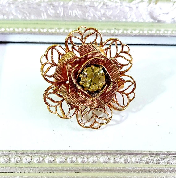 Vintage Gold Tone Flower Rose Brooch w/ Green Rhi… - image 1