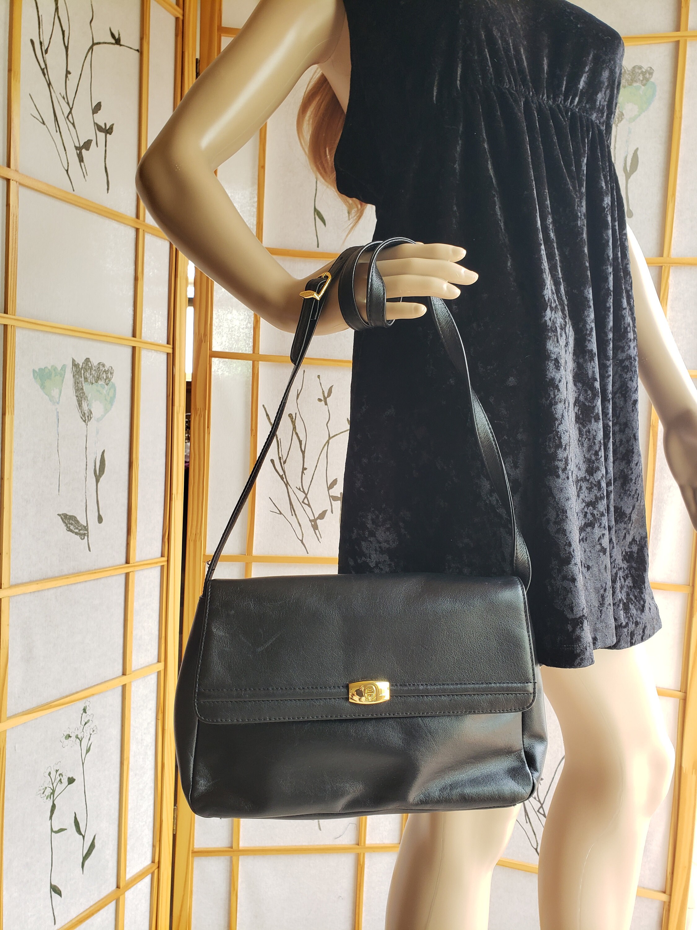 Vintage Black Leather Etienne Aigner Purse CLEANED and Conditioned Leather Shoulder Crossbody Bag Adjustable Strap Classic Elegance Purse Etsy