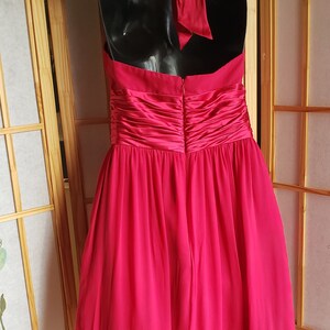 Vintage Fuchsia Halter Dress by Adrianna Papell Boutique, Sz 6, Ruched Waist, Pleated Details, RETRO Hot Pink Prom Dress afbeelding 4