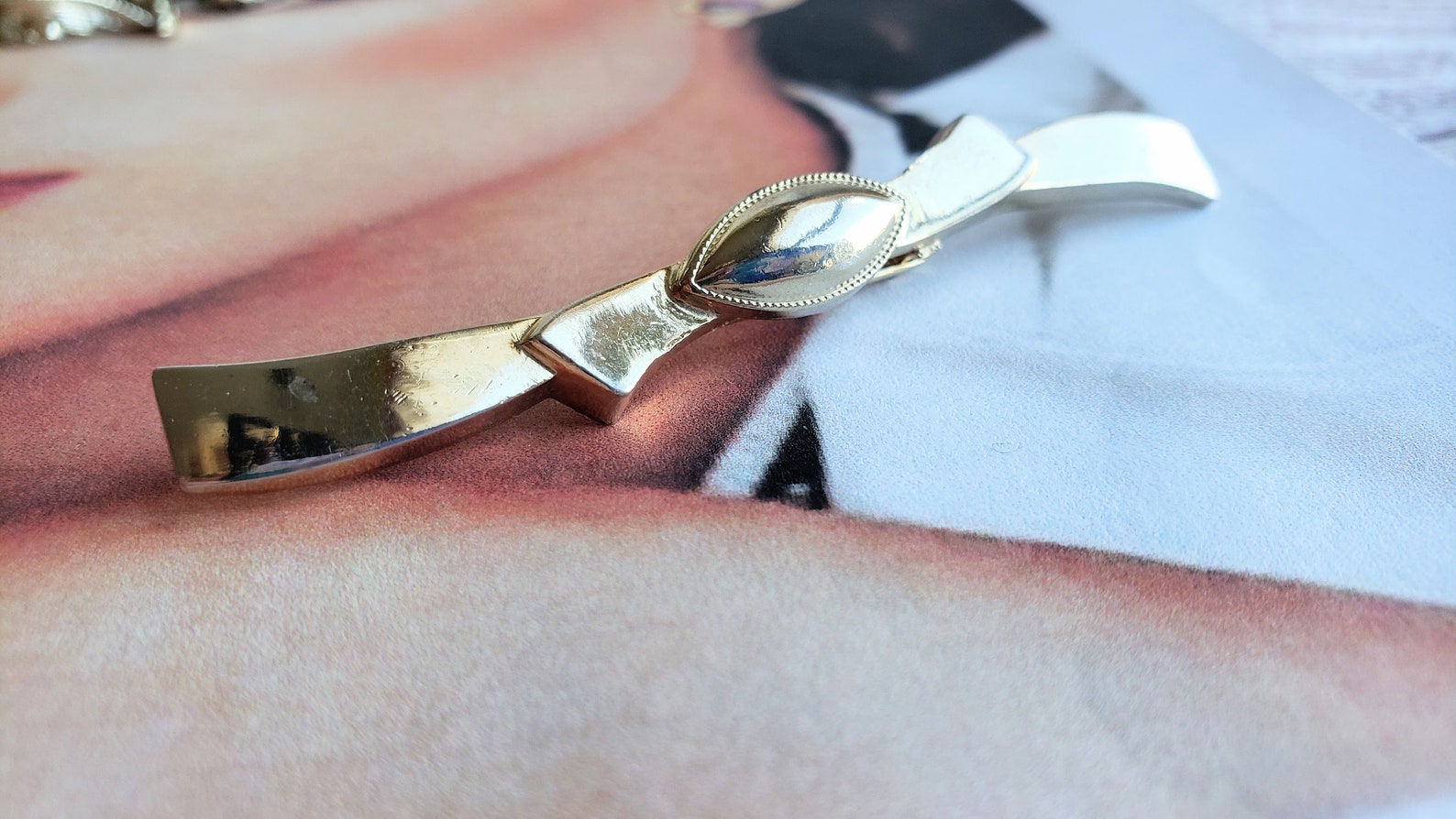 2 Vintage Mod Gold Tone Brooches Long Narrow Bow Floral Etsy