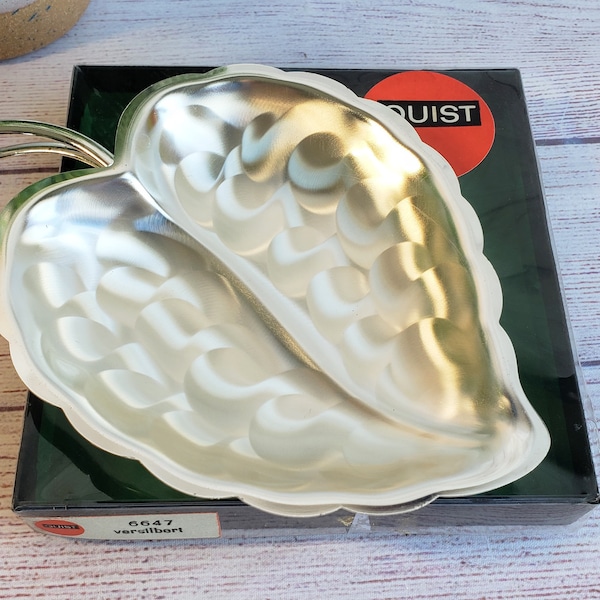 Small Silver Plated Leaf Shape Tray by Quist made in West Germany in Original Box, Shiny Silver Leaf Serving Bowl, Trinket Dish