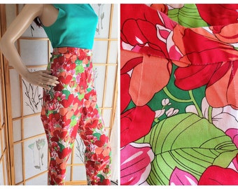 Vintage Highwaisted Floral Capri Pants, Red Orange Green White Cotton Stretch Material, Vibrant Colorful Retro Fashion, Spring Summer Pants