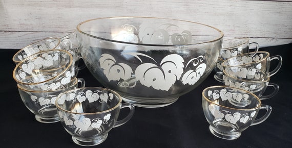 Vintage Punch Bowl Set, 13 Pieces, Clear Glass With White Leaves and Gold  Rim, Mid Century Kitchen, Party Dishes, Retro Kitchen, Glass Cups 