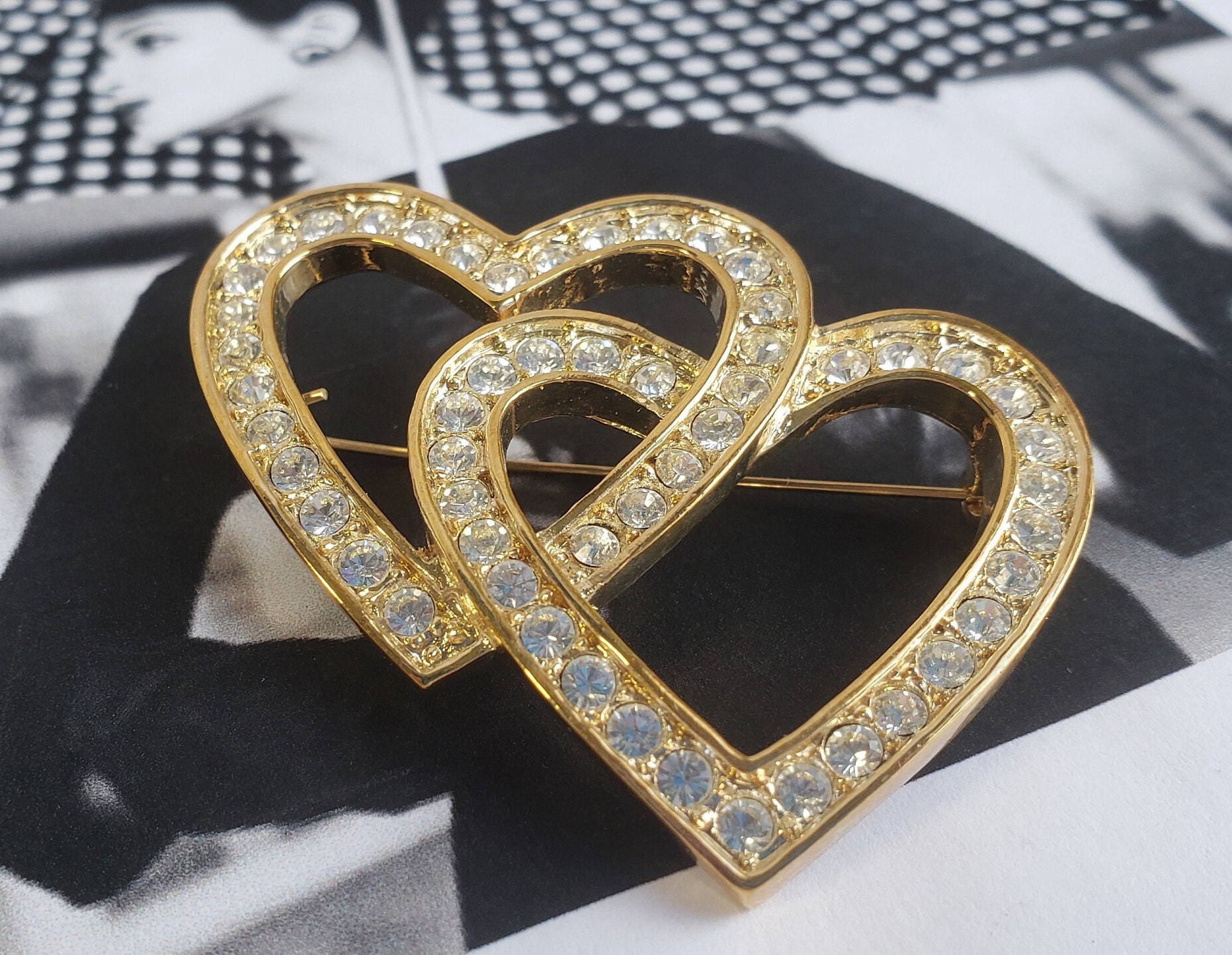 Louis Vuitton Resin Heart Brooch - Gold-Tone Metal Pin, Brooches -  LOU137792