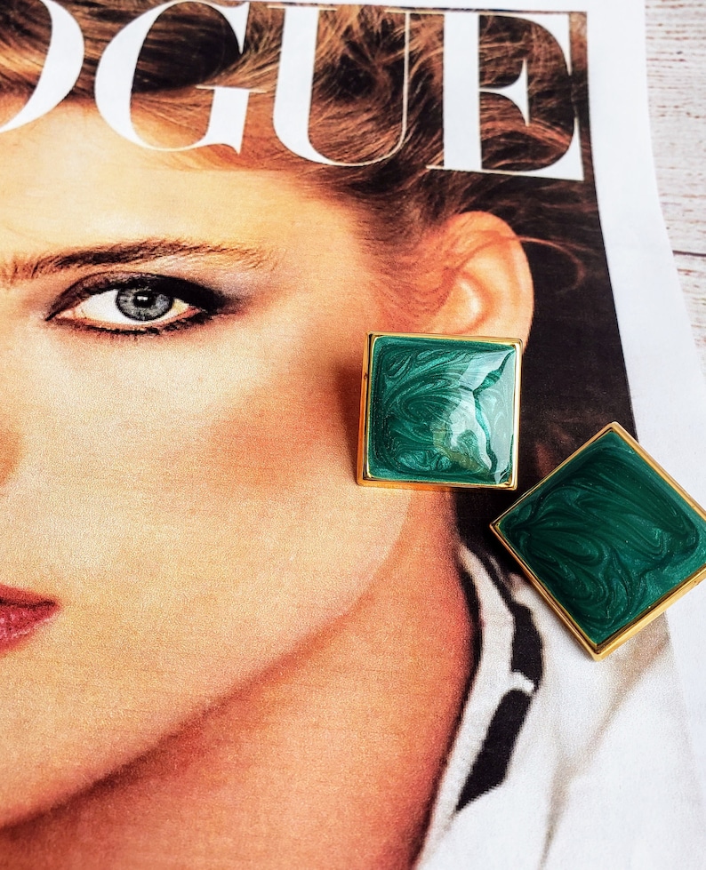 Vintage Jewelry Square Stud Earrings 80/'s Enamel Metal Fashion Earrings Unique Retro Earrings Emerald Green Marble Swirl Design