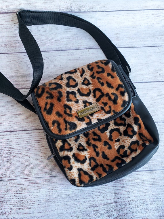 Leopard Crossbody Handbag- Black + Tan – Kym & Co. Boutique
