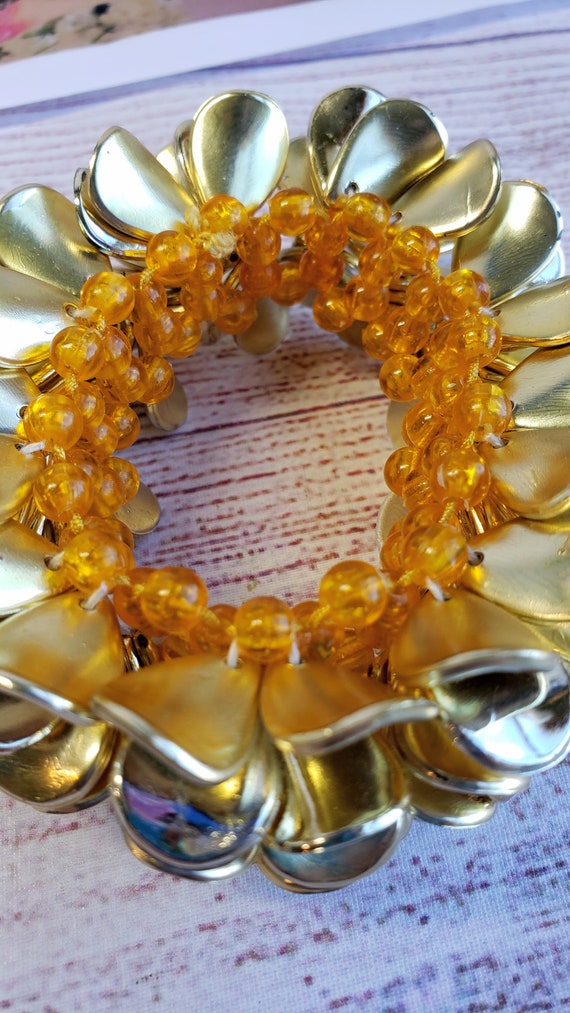 Vintage Cluster Beaded Bracelet, Gold Plastic Clu… - image 7