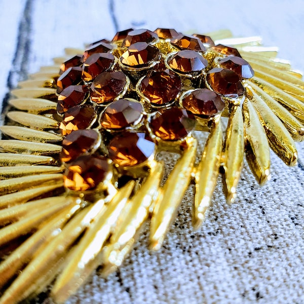 Vintage Gold Brooch w/ Dazzling Brown Rhinestones, Burst / Spiked Retro Pin, Mid Century Jewelry, Abstract Gold Brown Brooch