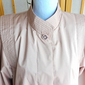 Vintage Trench Coat, Shimmery Champagne ColorLong Coat w/ Pockets Lined Raincoat, Sz 6, Chiango By Fleet Street, Fall Duster, 90s Era