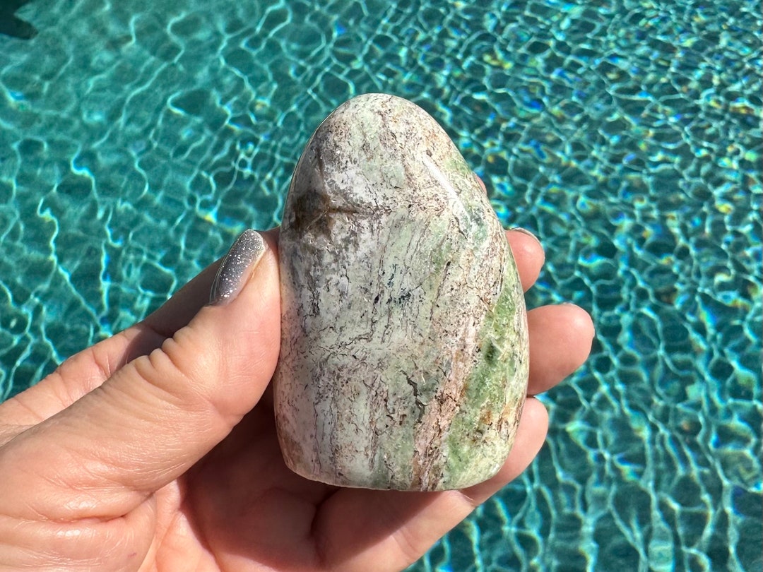 置物 Garnierite Freeform Garnierite Freeform - 5.4 Oz - 2x2.75x1.25