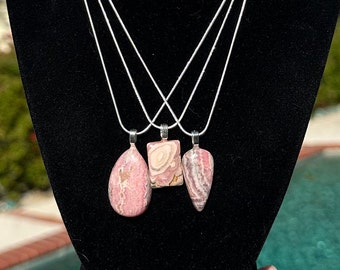 Pendentif rhodochrosite avec chaîne en argent sterling - guérison, bonheur émotionnel, aller de l'avant, appeler un nouvel amour