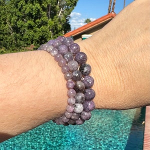 Purple tourmaline bracelet -  6mm, 8mm or 10mm beaded bracelet - relaxation, serene energy, protection, grounding